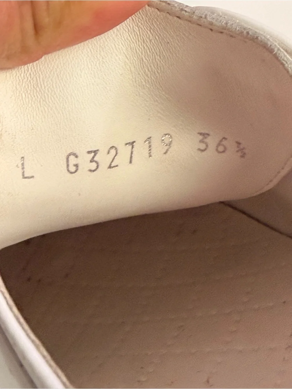 CHANEL Calfskin Gum White Interlocking CC LOGO Low Top Sneakers Shoes Size 6.5